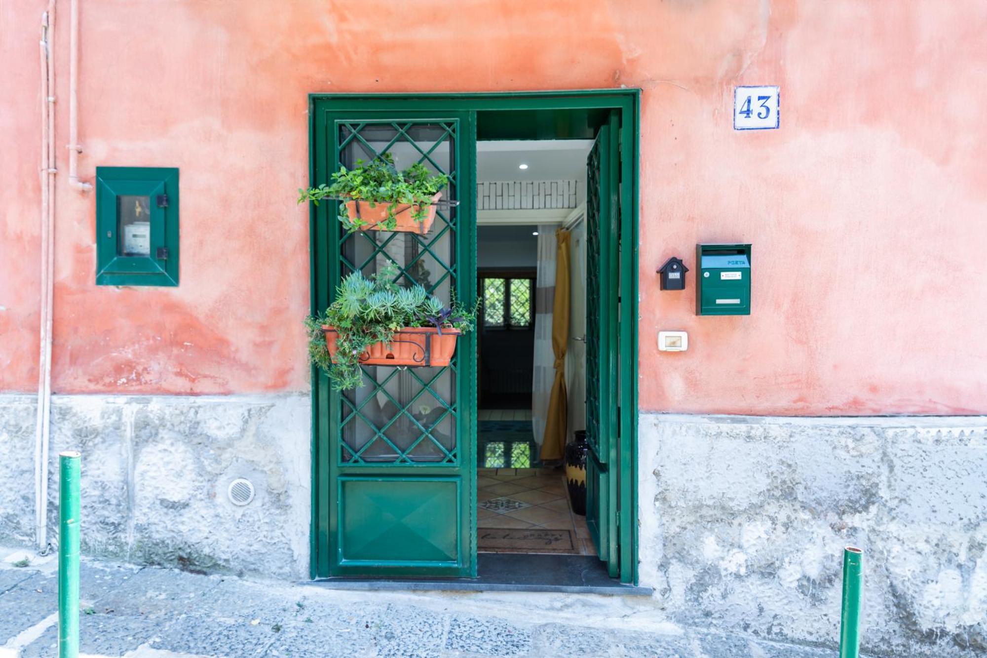 Flavia'S Home Napoli Bagian luar foto